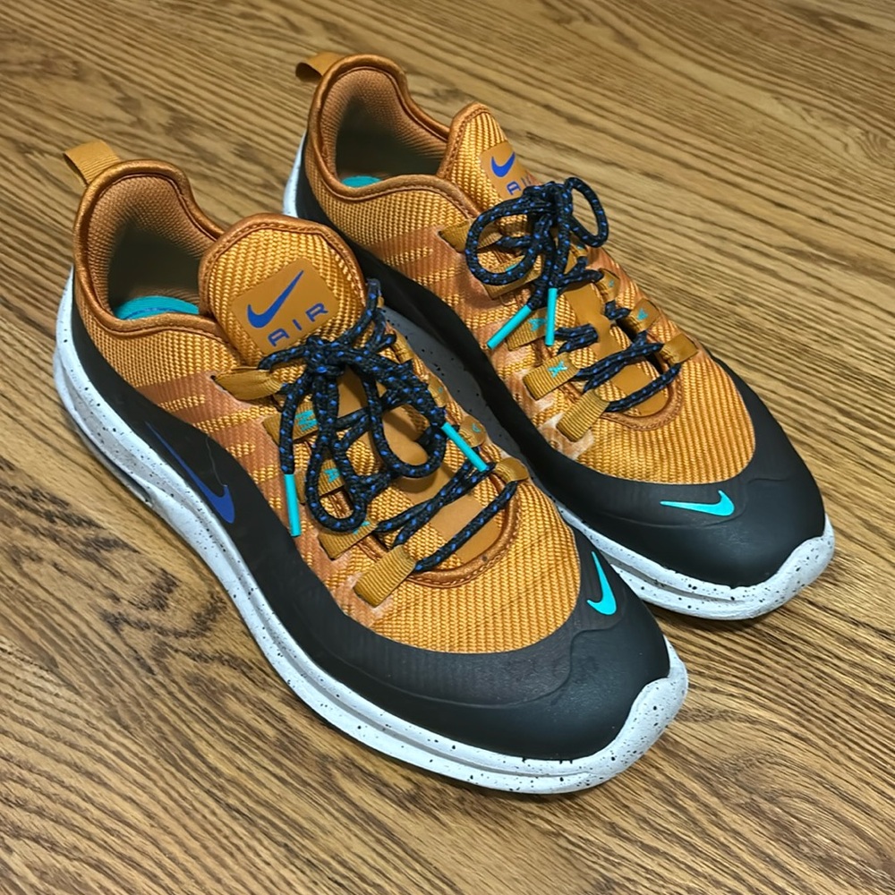 Men’s Nike air sneakers